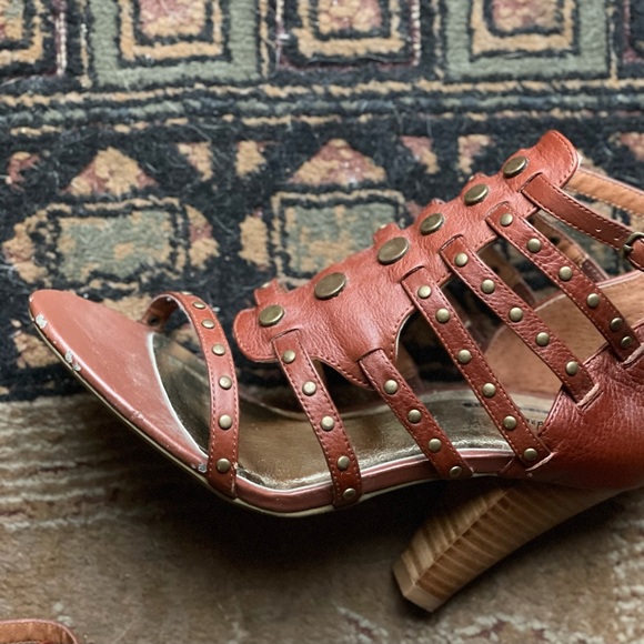 π3/$45π! Gladiator Heels π§‘ - Picture 7 of 9